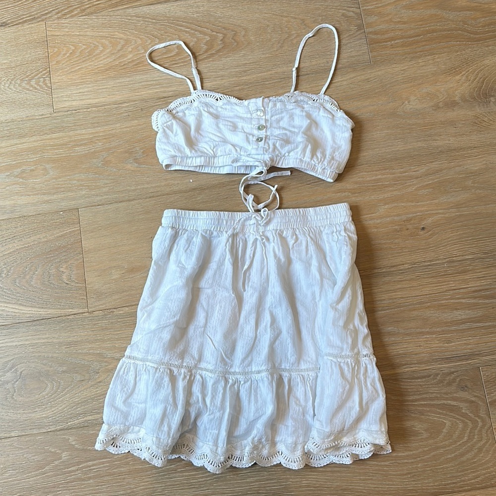 White two piece set